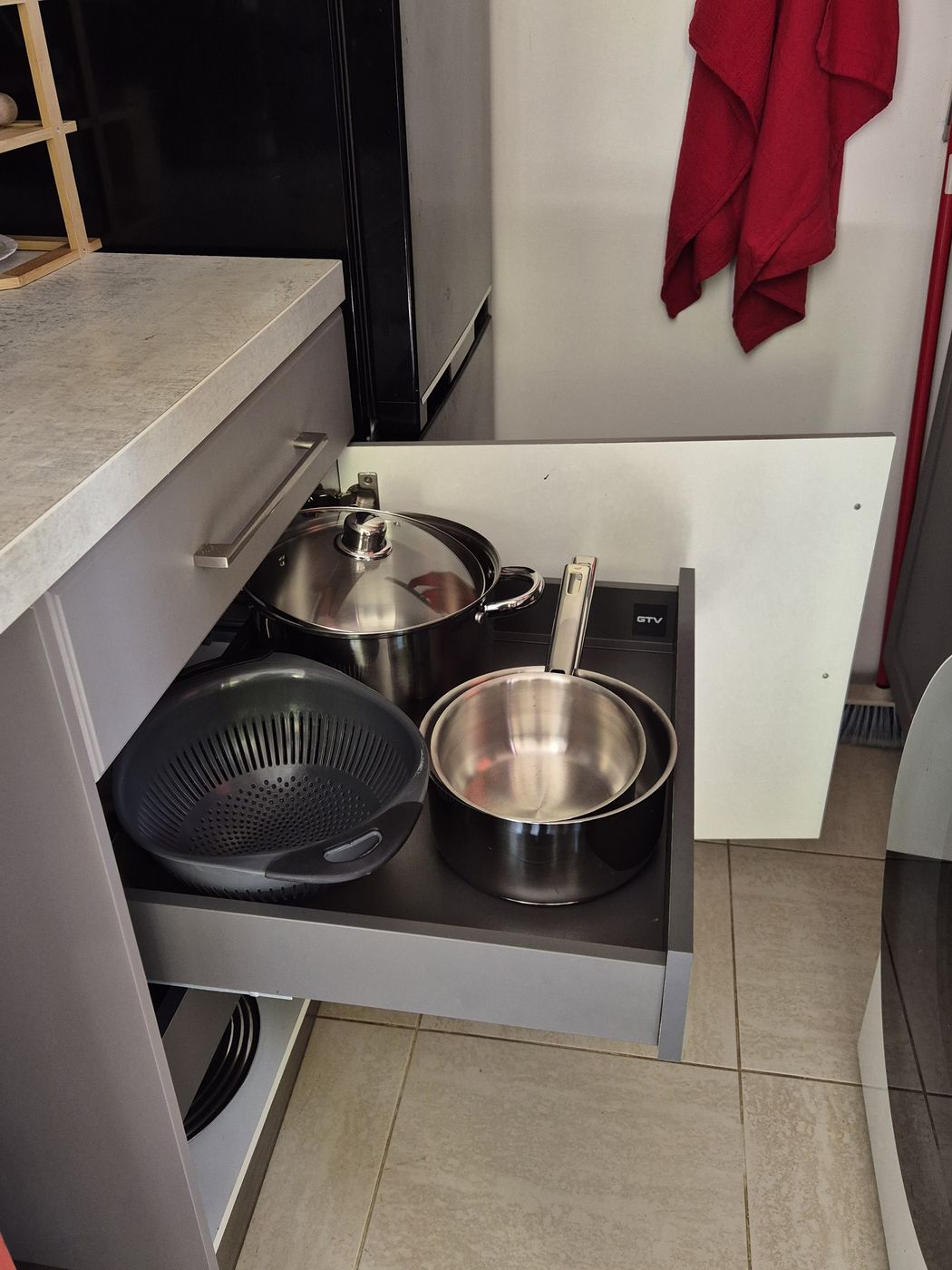 Le tiroir à casseroles